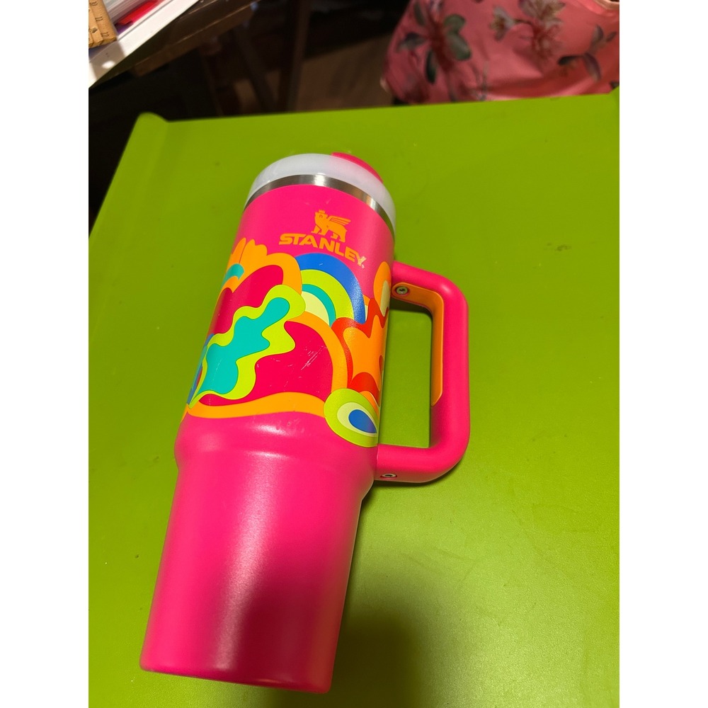 Stanley 30oz Quencher H2.0 FlowState Tumbler Electric Pink Psychedelic Graphic - Picture 3 of 6